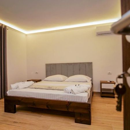 Vila Fatos Qama Berat Exterior photo