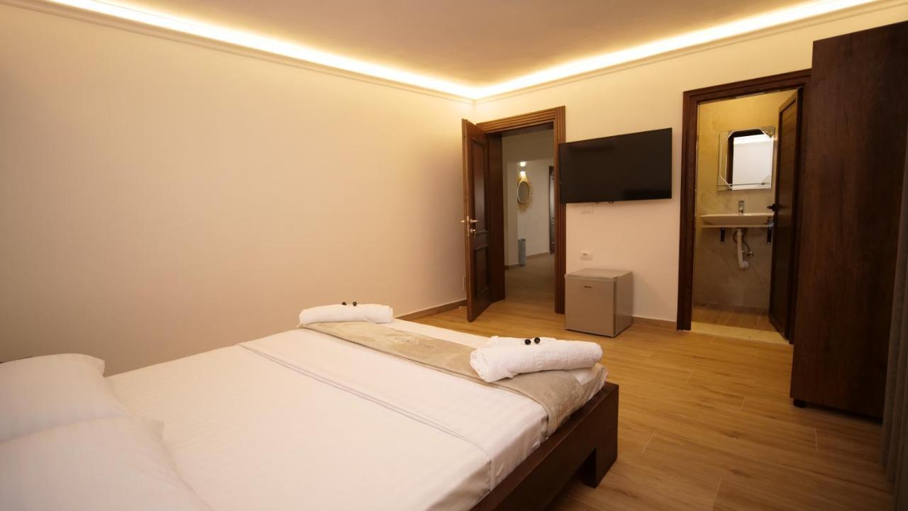 Vila Fatos Qama Berat Exterior photo