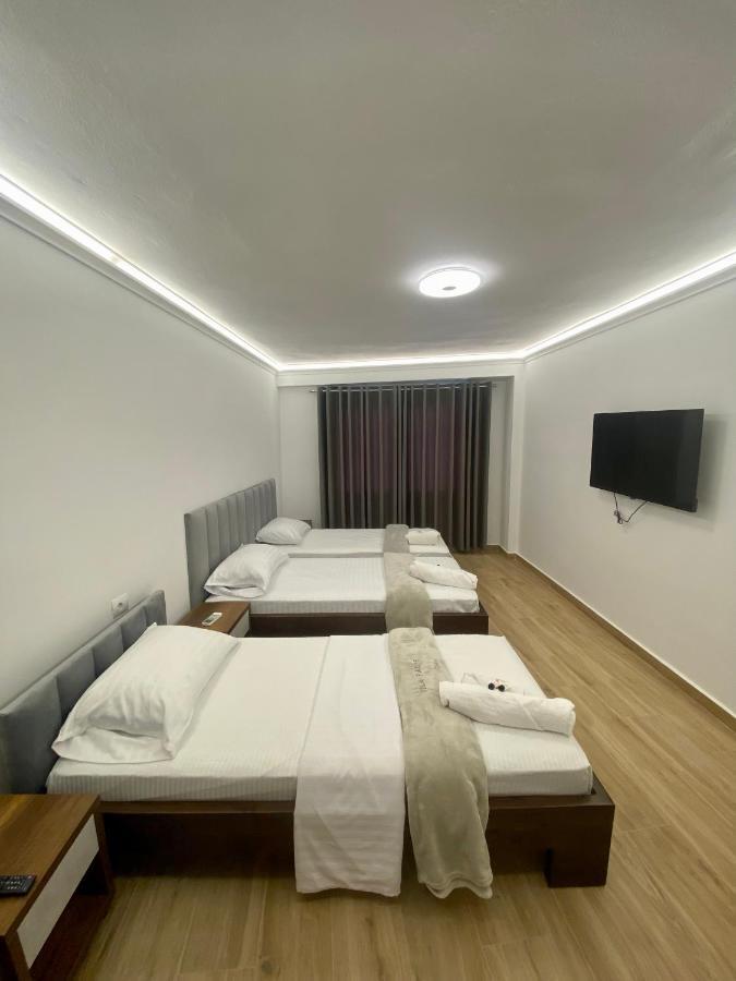 Vila Fatos Qama Berat Exterior photo