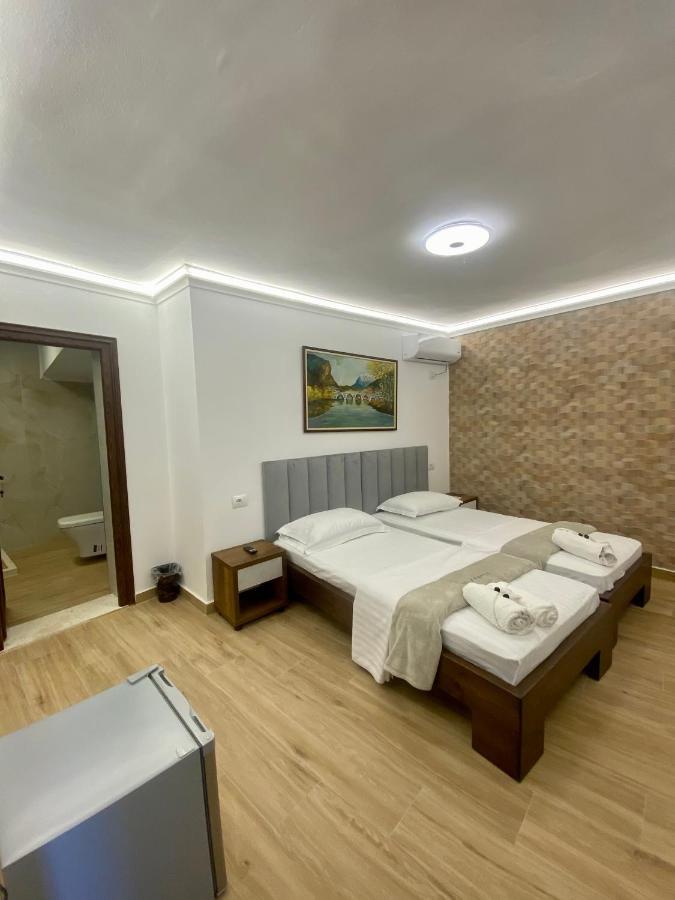 Vila Fatos Qama Berat Exterior photo