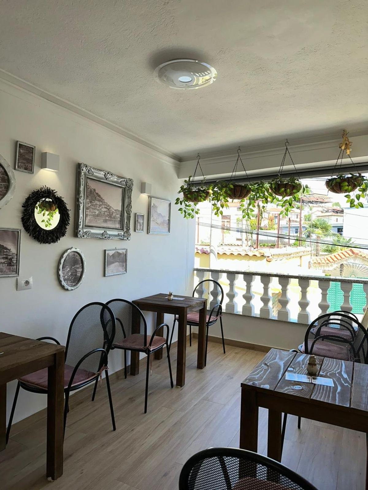 Vila Fatos Qama Berat Exterior photo